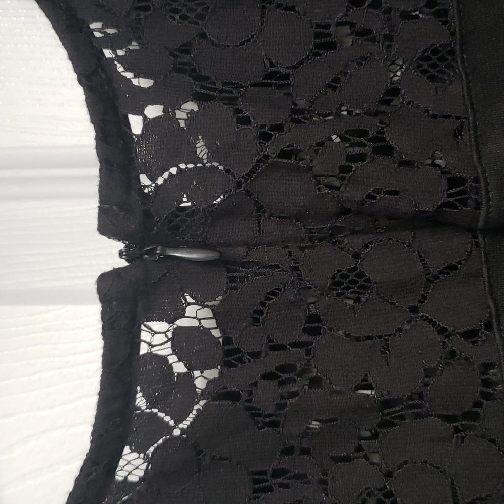 NY & Co Black Lace Sleeve Dress. SIZE Large - Picture 6 of 8